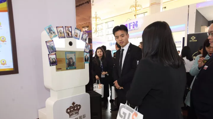 第十二届上海理财博览会_英皇金融国际 理财博览会 现场抽奖活动_第十五届上海理财博览会 英皇金融国际 参展回顾